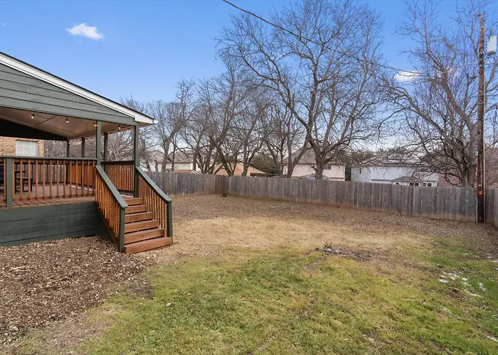 Lux Kalahari Retreat, Game Rm, 3 King Rms, Sleeps 17 Round Rock